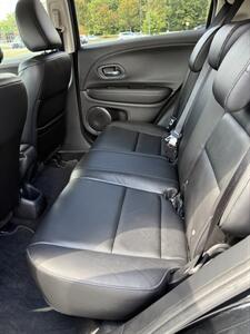 2018 Honda HR-V EX-L w/Navi   - Photo 12 - Matthews, NC 28104
