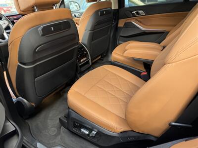 2023 BMW X7 xDrive40i   - Photo 9 - Matthews, NC 28104
