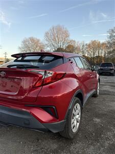 2020 Toyota C-HR XLE   - Photo 6 - Matthews, NC 28104