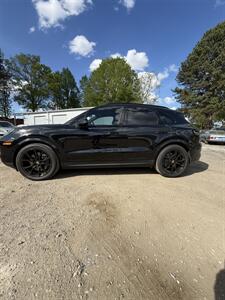 2024 Porsche Cayenne   - Photo 4 - Matthews, NC 28104