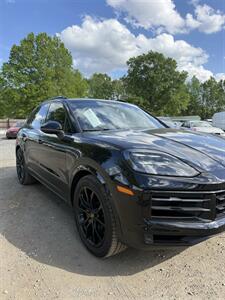 2024 Porsche Cayenne   - Photo 2 - Matthews, NC 28104