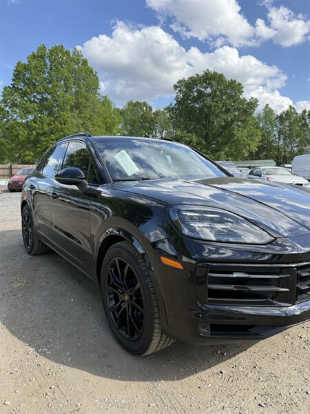 2024 Porsche Cayenne  