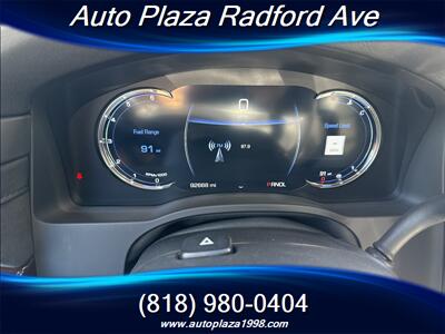 2018 Cadillac Escalade ESV Luxury   - Photo 18 - Studio City, CA 91604