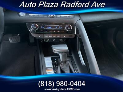 2022 Hyundai ELANTRA Limited   - Photo 12 - Studio City, CA 91604