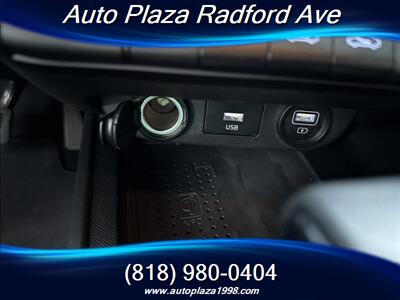 2022 Hyundai ELANTRA Limited   - Photo 13 - Studio City, CA 91604