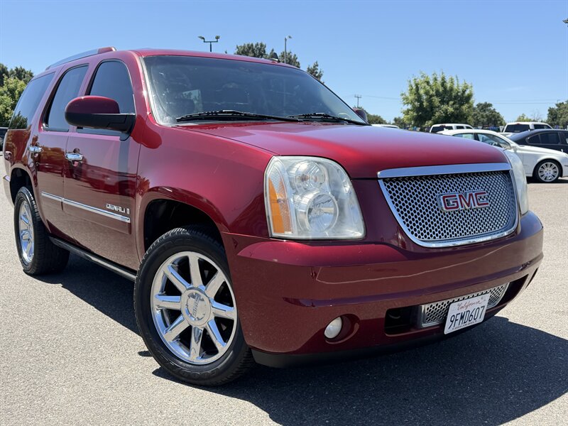 2009 GMC Yukon Denali - AWD's photo
