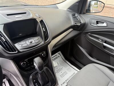 2016 Ford Escape SE - Photo 14 - Elk Grove, CA 95624