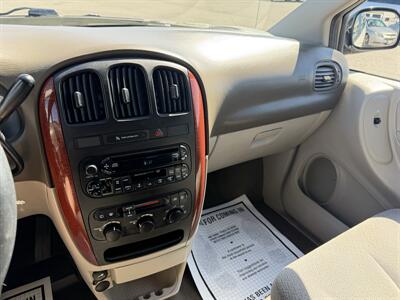 2005 Chrysler Town & Country LX   - Photo 12 - Elk Grove, CA 95624