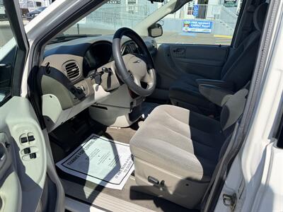 2005 Chrysler Town & Country LX   - Photo 14 - Elk Grove, CA 95624