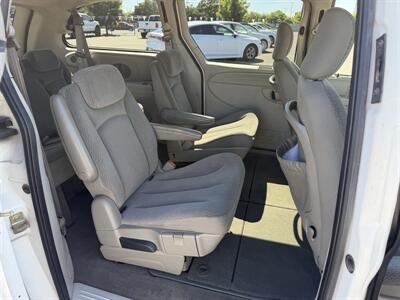 2005 Chrysler Town & Country LX   - Photo 19 - Elk Grove, CA 95624