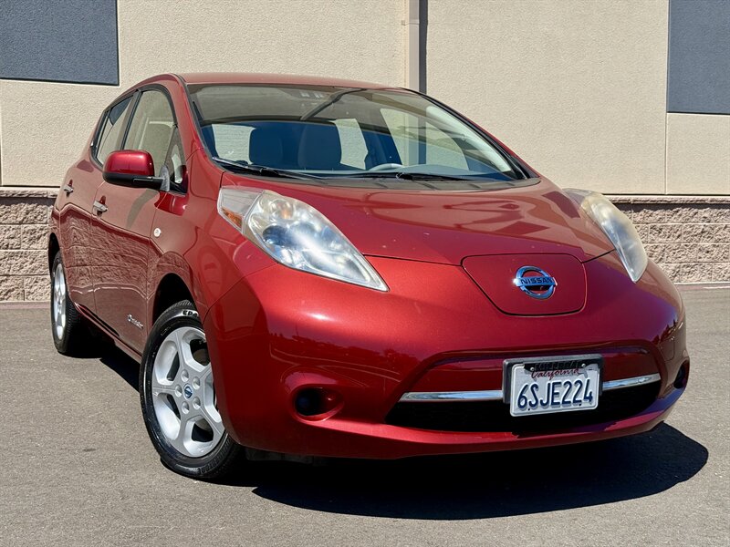 2011 Nissan LEAF SL  