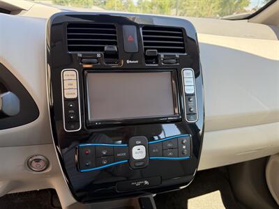 2011 Nissan LEAF SL   - Photo 22 - Elk Grove, CA 95624