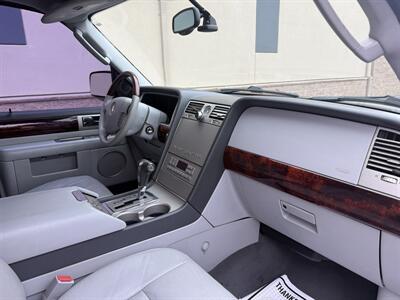 2005 Lincoln Navigator Luxury - Photo 24 - Elk Grove, CA 95624