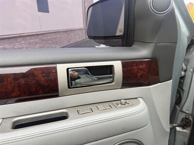 2005 Lincoln Navigator Luxury - Photo 14 - Elk Grove, CA 95624