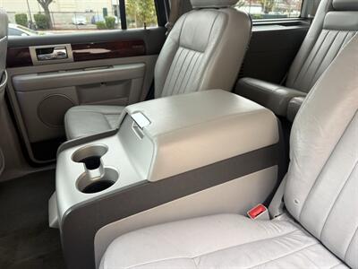 2005 Lincoln Navigator Luxury - Photo 20 - Elk Grove, CA 95624