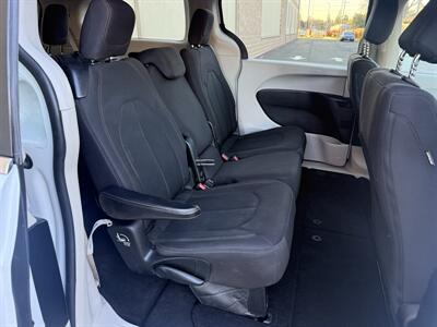 2017 Chrysler Pacifica Touring   - Photo 19 - Elk Grove, CA 95624