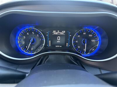 2017 Chrysler Pacifica Touring   - Photo 10 - Elk Grove, CA 95624