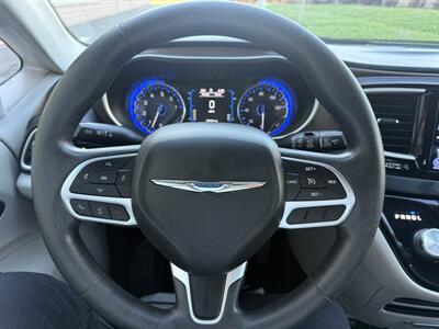 2017 Chrysler Pacifica Touring   - Photo 9 - Elk Grove, CA 95624