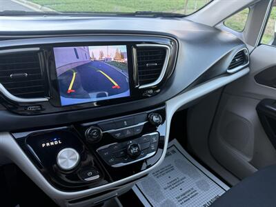 2017 Chrysler Pacifica Touring   - Photo 12 - Elk Grove, CA 95624