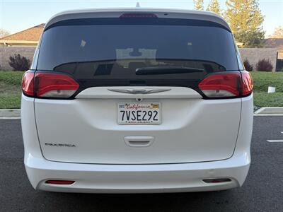 2017 Chrysler Pacifica Touring   - Photo 5 - Elk Grove, CA 95624