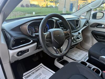 2017 Chrysler Pacifica Touring   - Photo 13 - Elk Grove, CA 95624