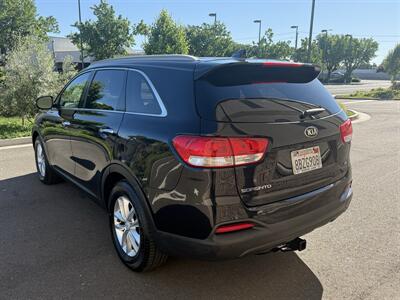 2016 Kia Sorento LX V6 - Photo 4 - Elk Grove, CA 95624