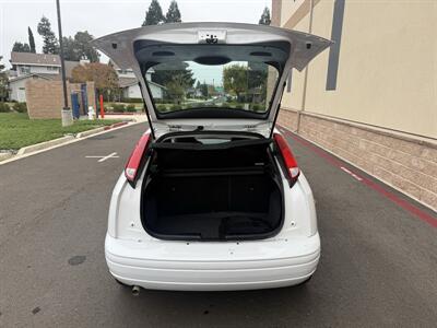 2005 Ford Focus ZX3 SE   - Photo 18 - Elk Grove, CA 95624