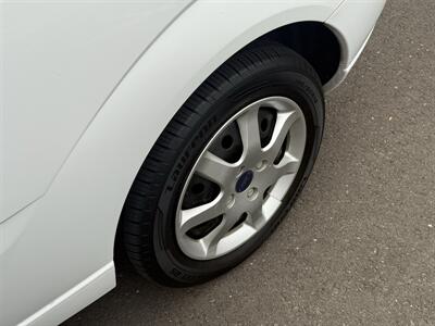 2005 Ford Focus ZX3 SE   - Photo 26 - Elk Grove, CA 95624