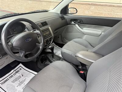2005 Ford Focus ZX3 SE   - Photo 9 - Elk Grove, CA 95624