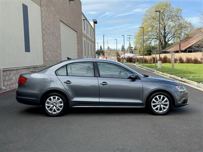 2011 Volkswagen Jetta SE PZEV   - Photo 8 - Elk Grove, CA 95624