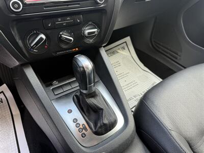 2011 Volkswagen Jetta SE PZEV   - Photo 11 - Elk Grove, CA 95624