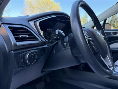 2020 Ford Fusion SE   - Photo 9 - Elk Grove, CA 95624