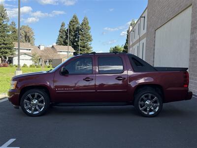 2008 Chevrolet Avalanche LS   - Photo 7 - Elk Grove, CA 95624
