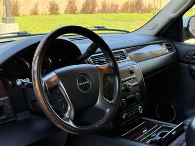 2007 GMC Yukon Denali   - Photo 8 - Elk Grove, CA 95624