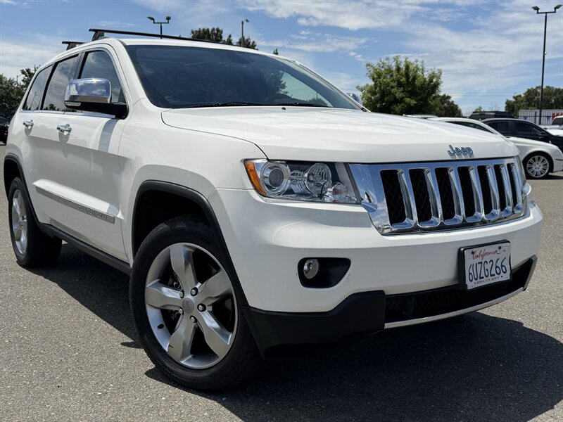 2012 Jeep Grand Cherokee Overland 4WD's photo