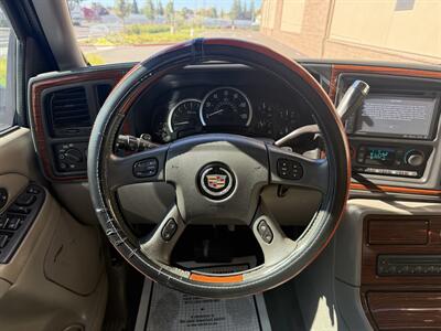 2004 Cadillac Escalade EXT   - Photo 12 - Elk Grove, CA 95624