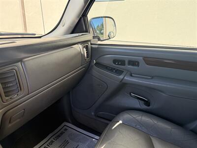 2004 Cadillac Escalade EXT   - Photo 16 - Elk Grove, CA 95624
