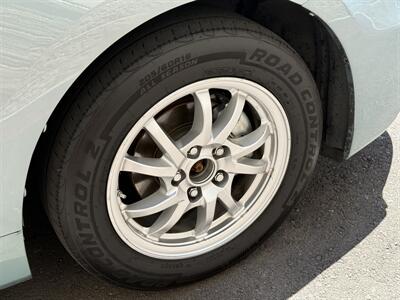 2014 Toyota Prius v Two   - Photo 10 - Elk Grove, CA 95624