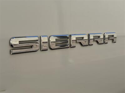 2011 GMC Sierra 1500 SLE   - Photo 11 - Elk Grove, CA 95624