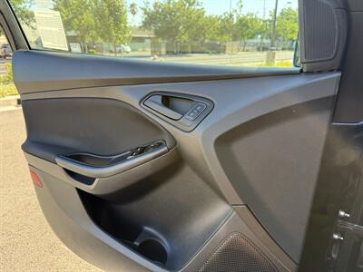 2017 Ford Focus S   - Photo 17 - Elk Grove, CA 95624