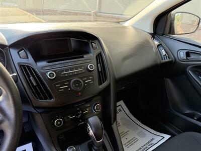 2017 Ford Focus S   - Photo 16 - Elk Grove, CA 95624