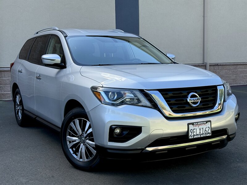 2019 Nissan Pathfinder SL  