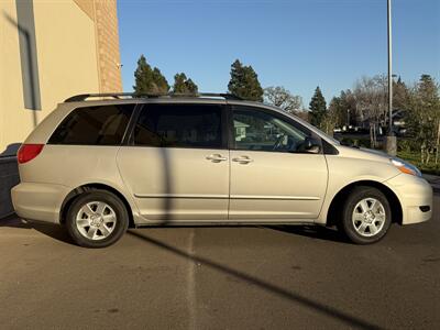 2006 Toyota Sienna LE 7 Passenger   - Photo 7 - Elk Grove, CA 95624
