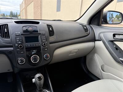 2011 Kia Forte EX   - Photo 17 - Elk Grove, CA 95624