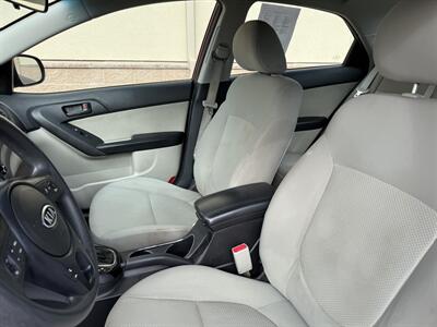 2011 Kia Forte EX   - Photo 11 - Elk Grove, CA 95624