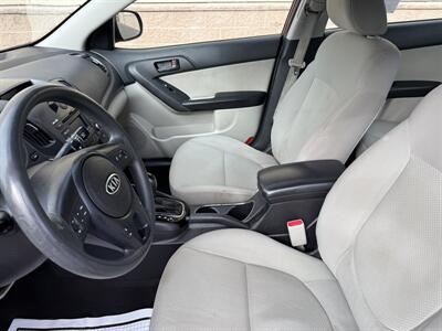 2011 Kia Forte EX   - Photo 10 - Elk Grove, CA 95624