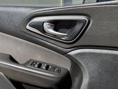 2015 Chrysler 200 Limited   - Photo 14 - Elk Grove, CA 95624