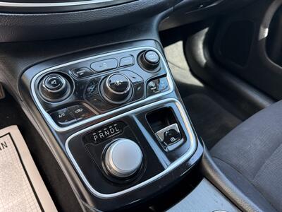 2015 Chrysler 200 Limited   - Photo 18 - Elk Grove, CA 95624