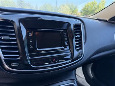 2015 Chrysler 200 Limited   - Photo 17 - Elk Grove, CA 95624