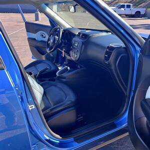 2016 Kia Soul +   - Photo 11 - San Diego, CA 92115